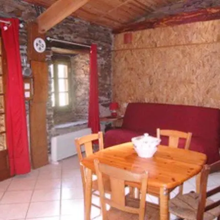 Maison D'Une Chambre Avec Terrasse A Bellegarde Marsal Feriehus Crespinet
