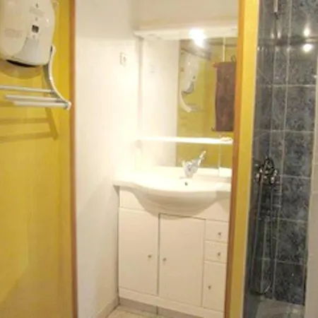 Maison D'Une Chambre Avec Terrasse A Bellegarde Marsal Crespinet