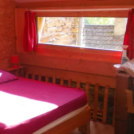 Feriehus Maison D'Une Chambre Avec Terrasse A Bellegarde Marsal